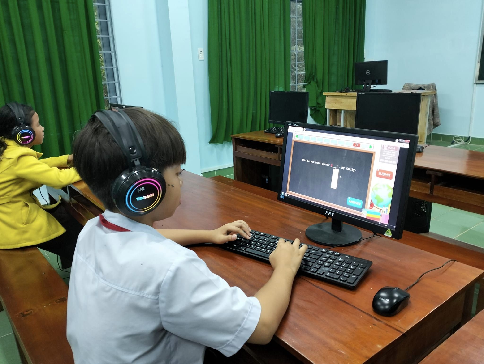 KỲ THI OLYMPIC TIẾNG ANH QUA MẠNG CẤP TRƯỜNG NĂM HỌC 2023-2024