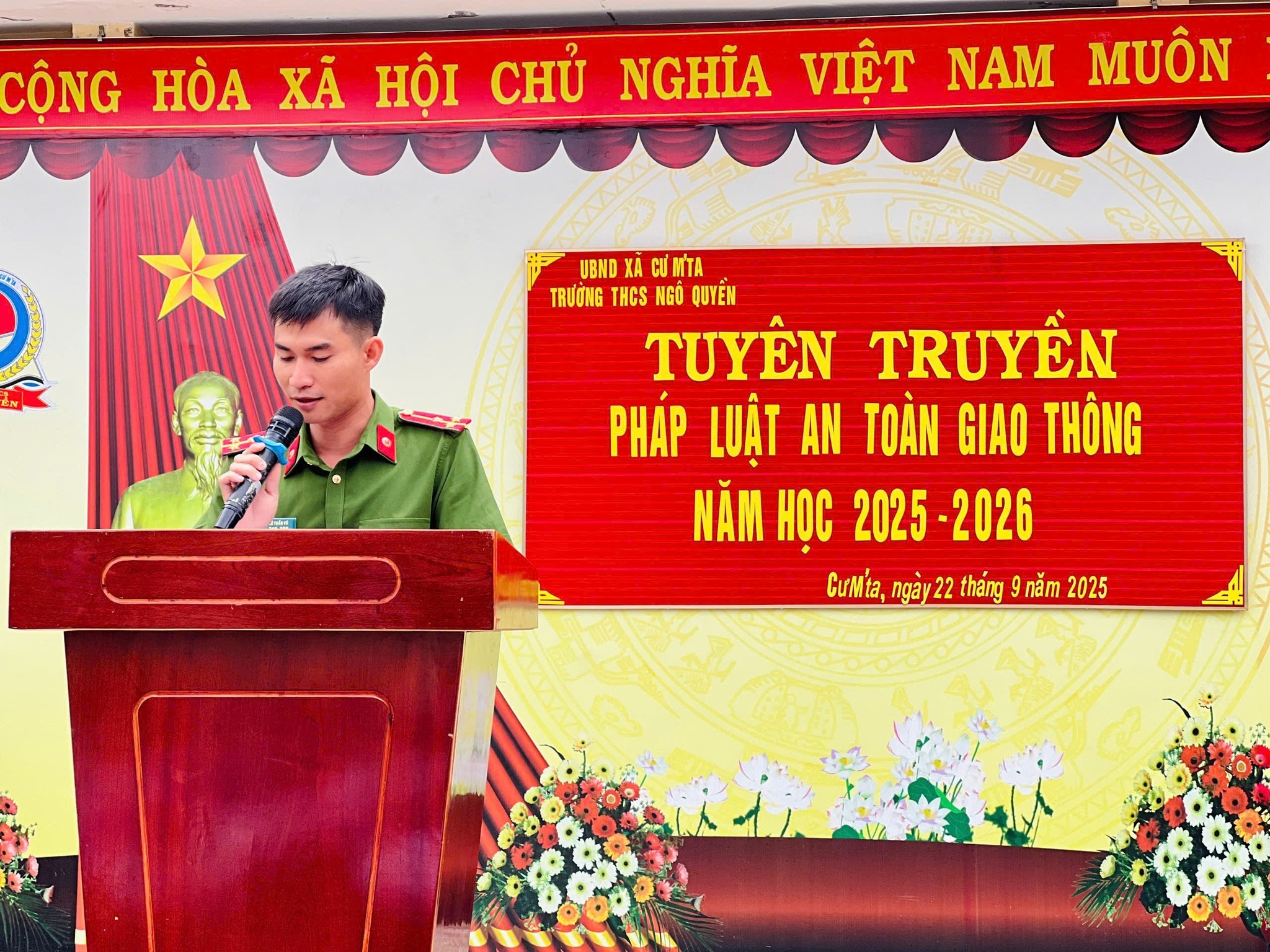 TUYÊN TRUYỀN VÀ KÍ CAM KẾT AN TOÀN GIAO THÔNG NĂM 2025-2026