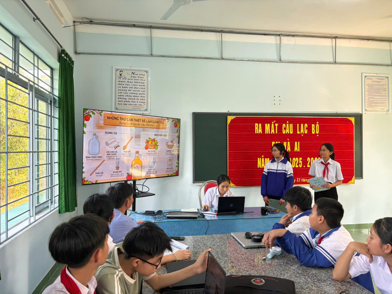 Ra mắt Câu lạc bộ “Em và AI”